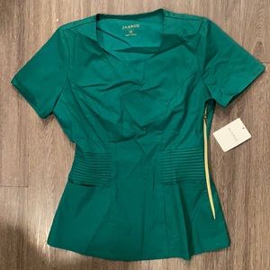 Jaanuu Pintuck Scrub Top - Green